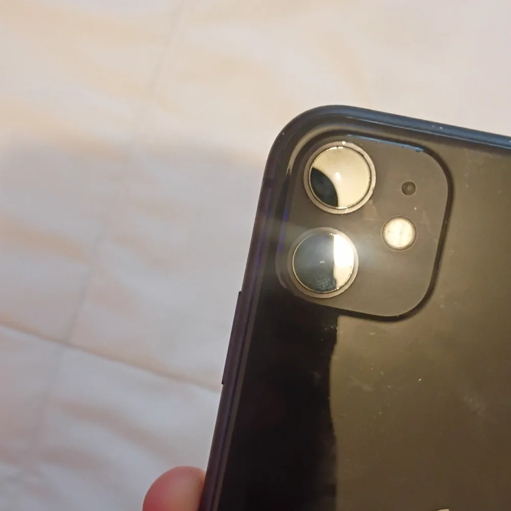 Apple iPhone 11 - 64GB - Great Condition